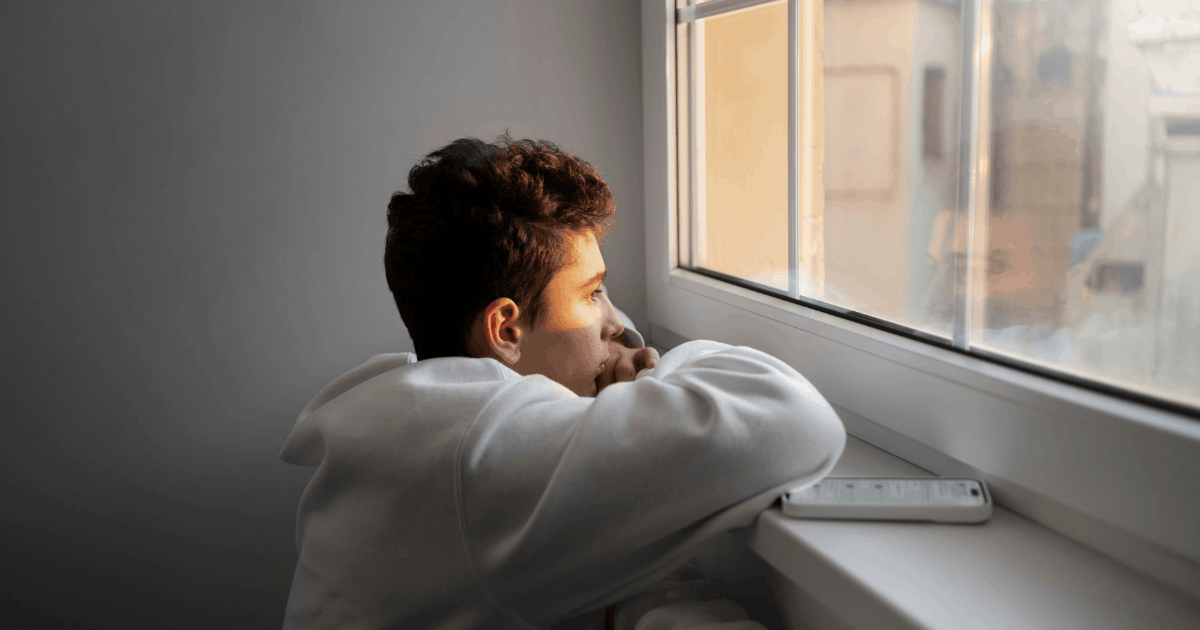 sosiaalinen ahdistus eristäytyminen